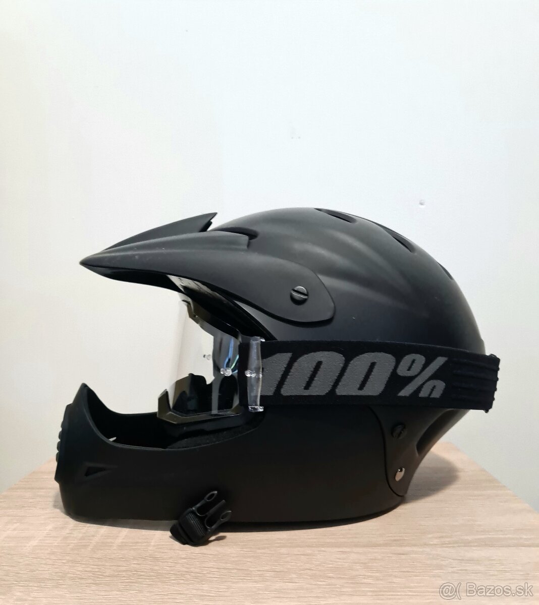 Downhill prilba W-TEC Campanero Matt Black