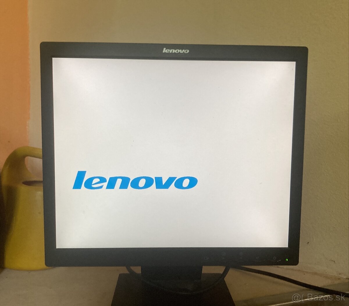 Predám 17" monitor zn. Lenovo