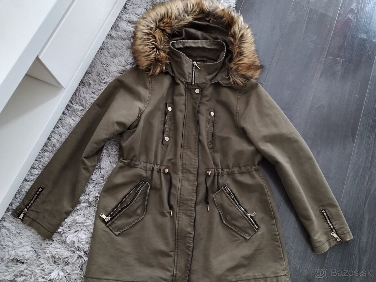 Bunda s kapucňou M/L