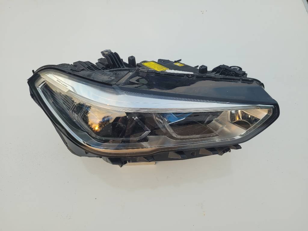 BMW X5 G05 PRAVE SVETLO LASER