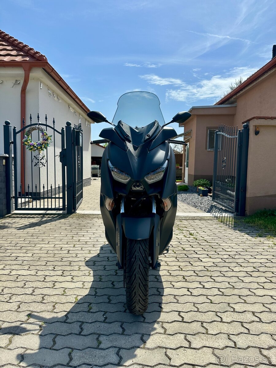 Yamaha XMAX 300