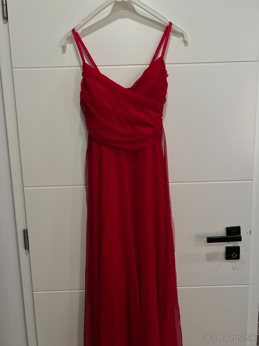 Spoločenské šaty – červené & čierne (prispôsobivé postave)