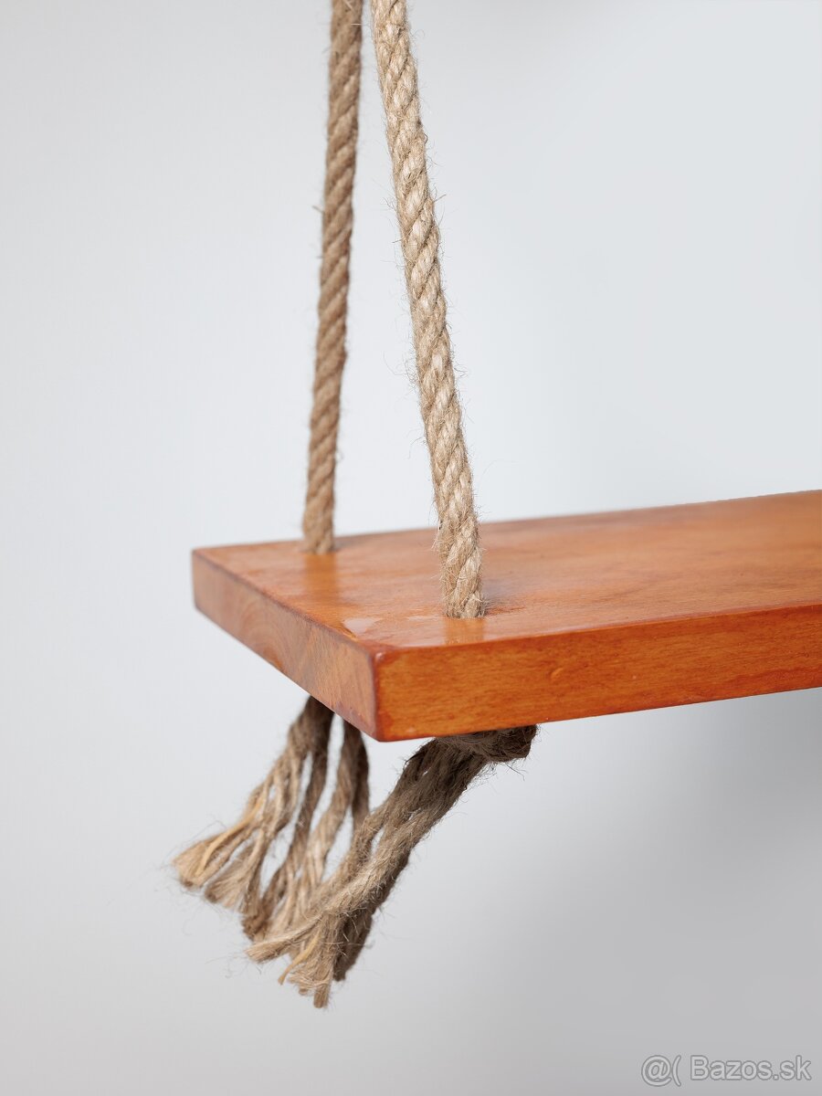 Drevená hojdačka z masívu