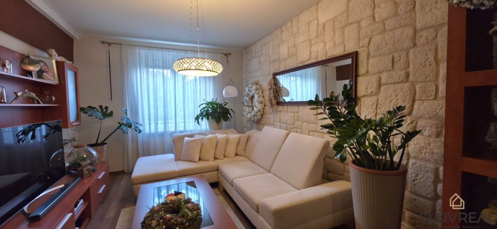 Na predaj 2i byt Prievidza, 60 m2