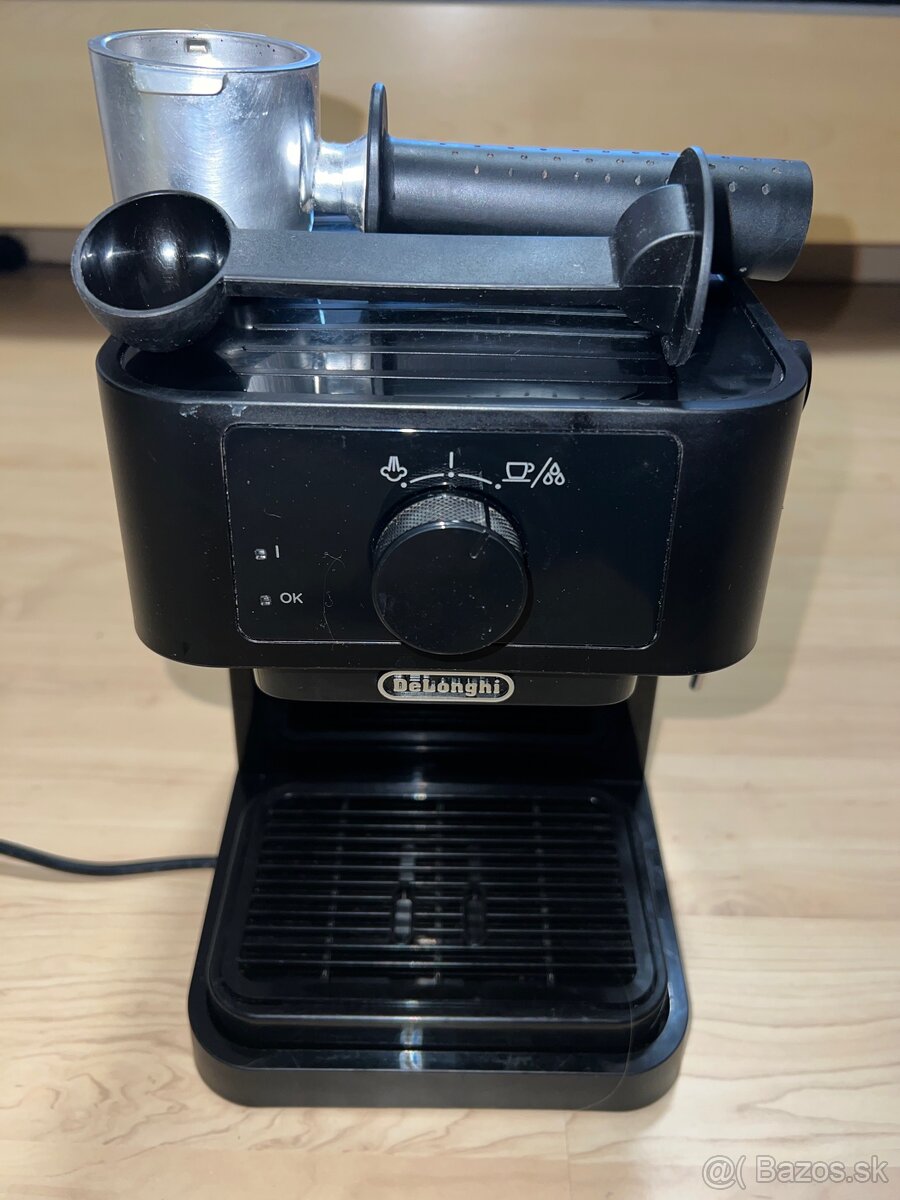 Pákový kávovar De’Longhi Stilosa EC230.BK