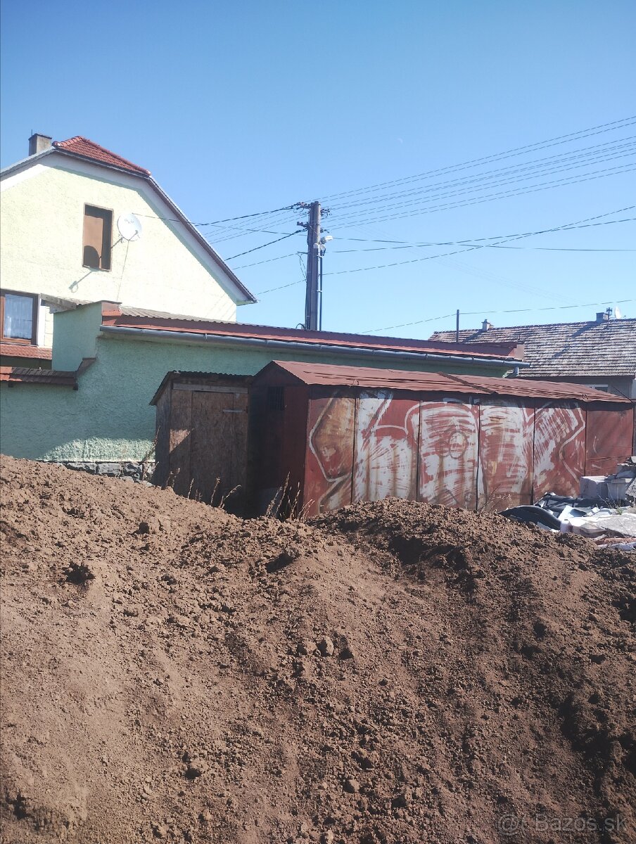 Plechová stavebná búda