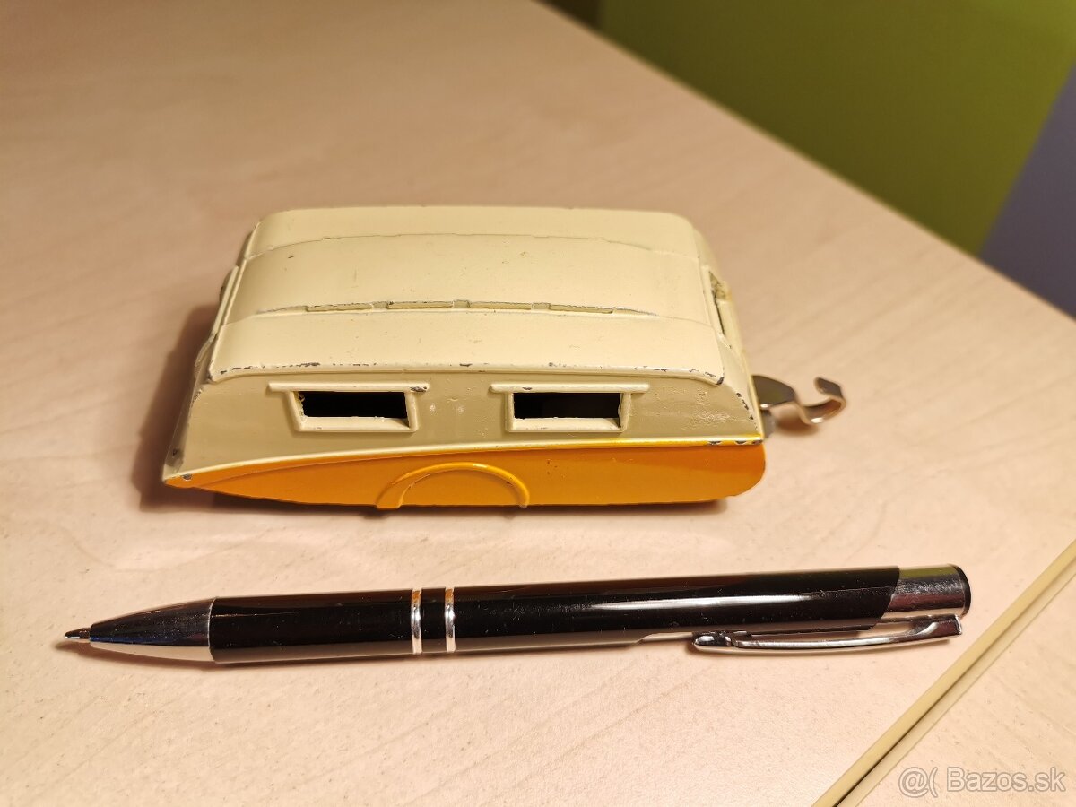 Dinky toys karavan
