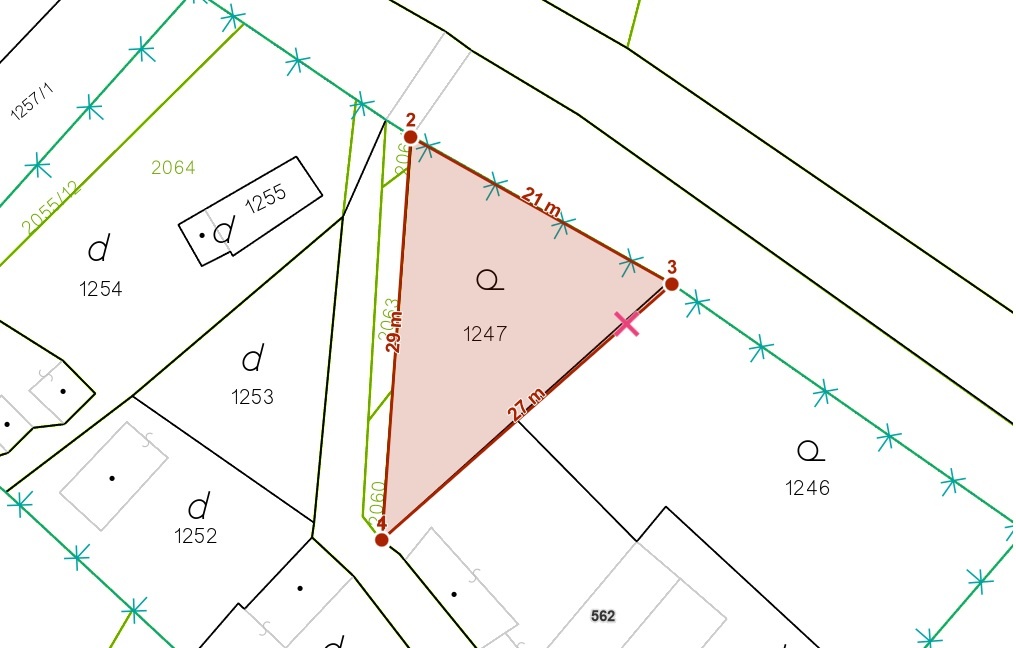 Lacný pozemok na chatku pri potoku - 272m2
