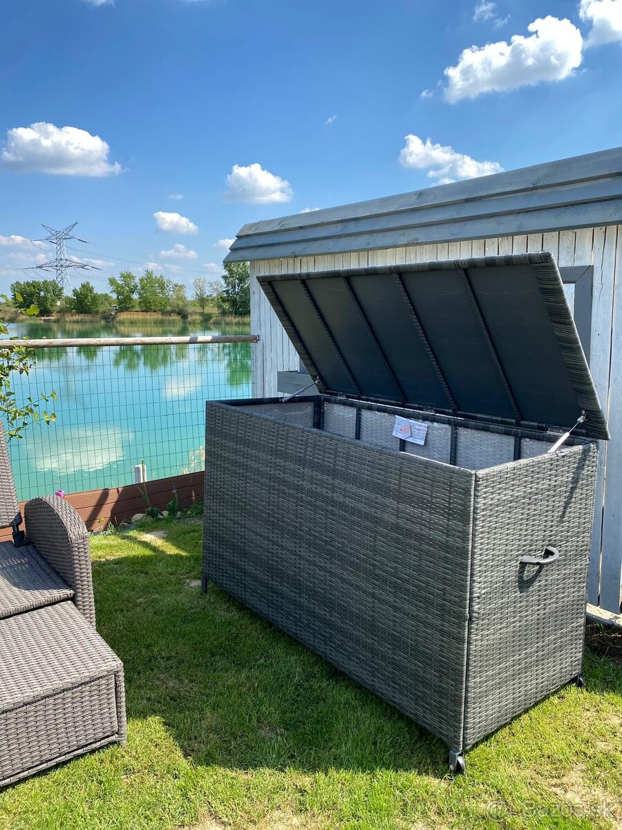 Ultra veľký box na podušky a podsedáky 930l