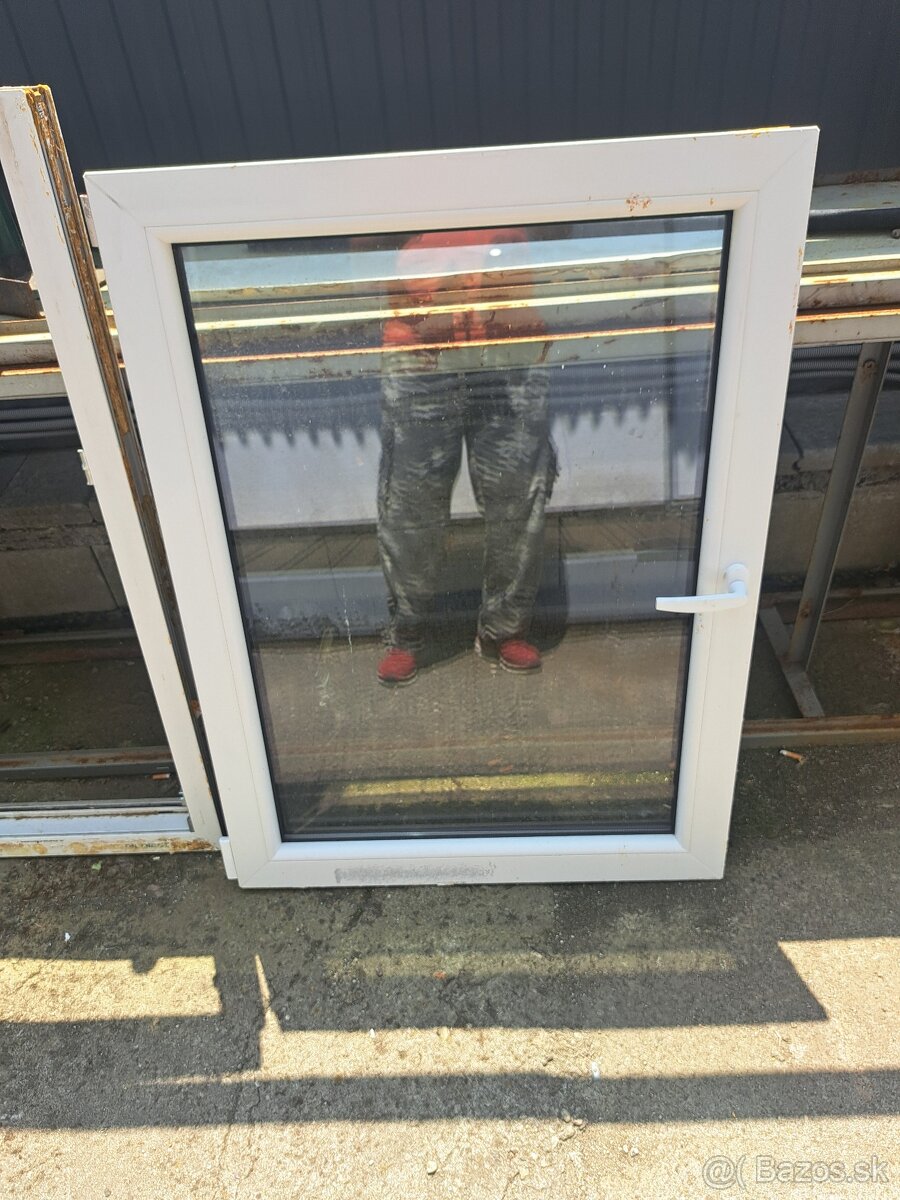 predam plastove okna tiez okna s kovovou konstrukciou