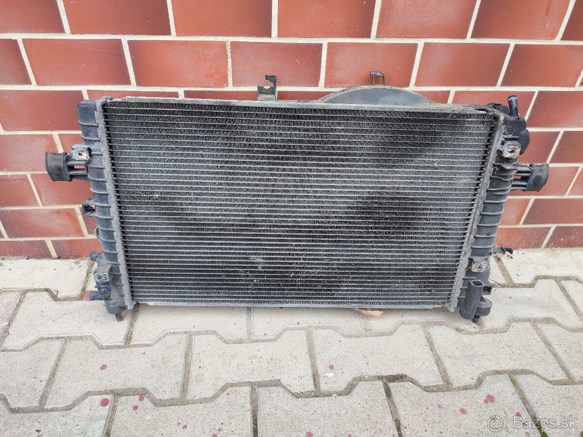 Opel Zafira 1.8 - Stena chladica s ventilatorom
