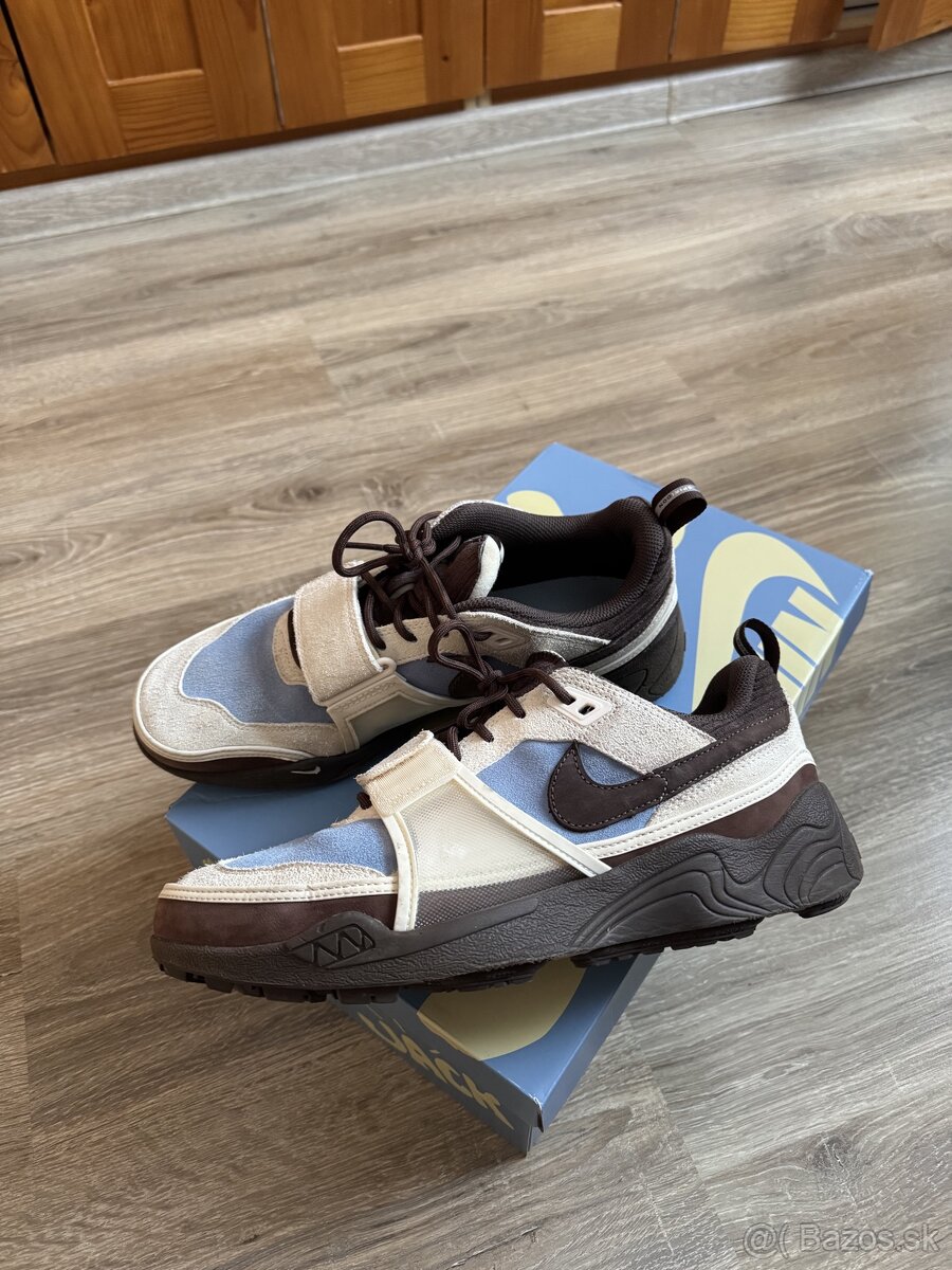 Nike Zoom Field Jaxx x Travis Scott