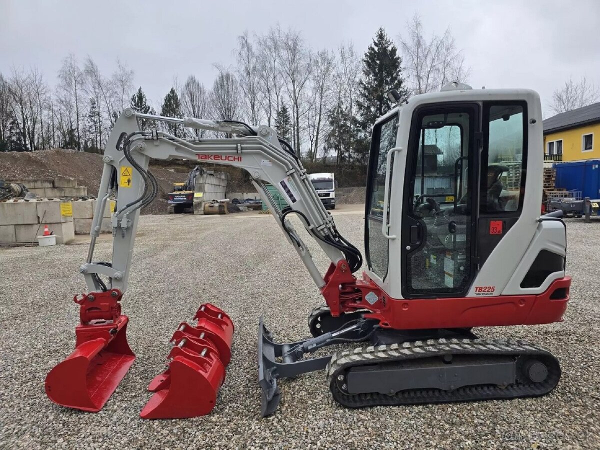 minibager•Takeuchi-TB225•(16.92 kW),770MTH+3x lžíce