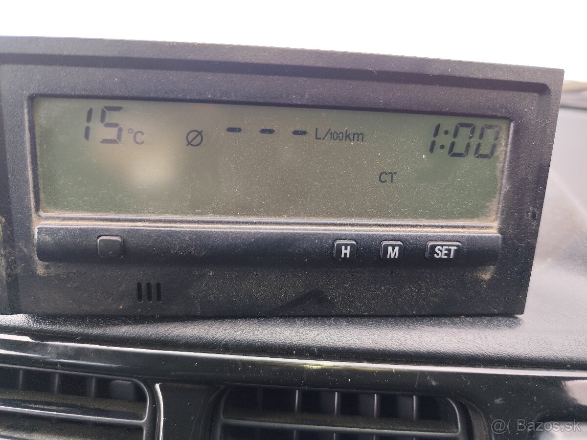 Mitsubishi Pajero Pinin displej