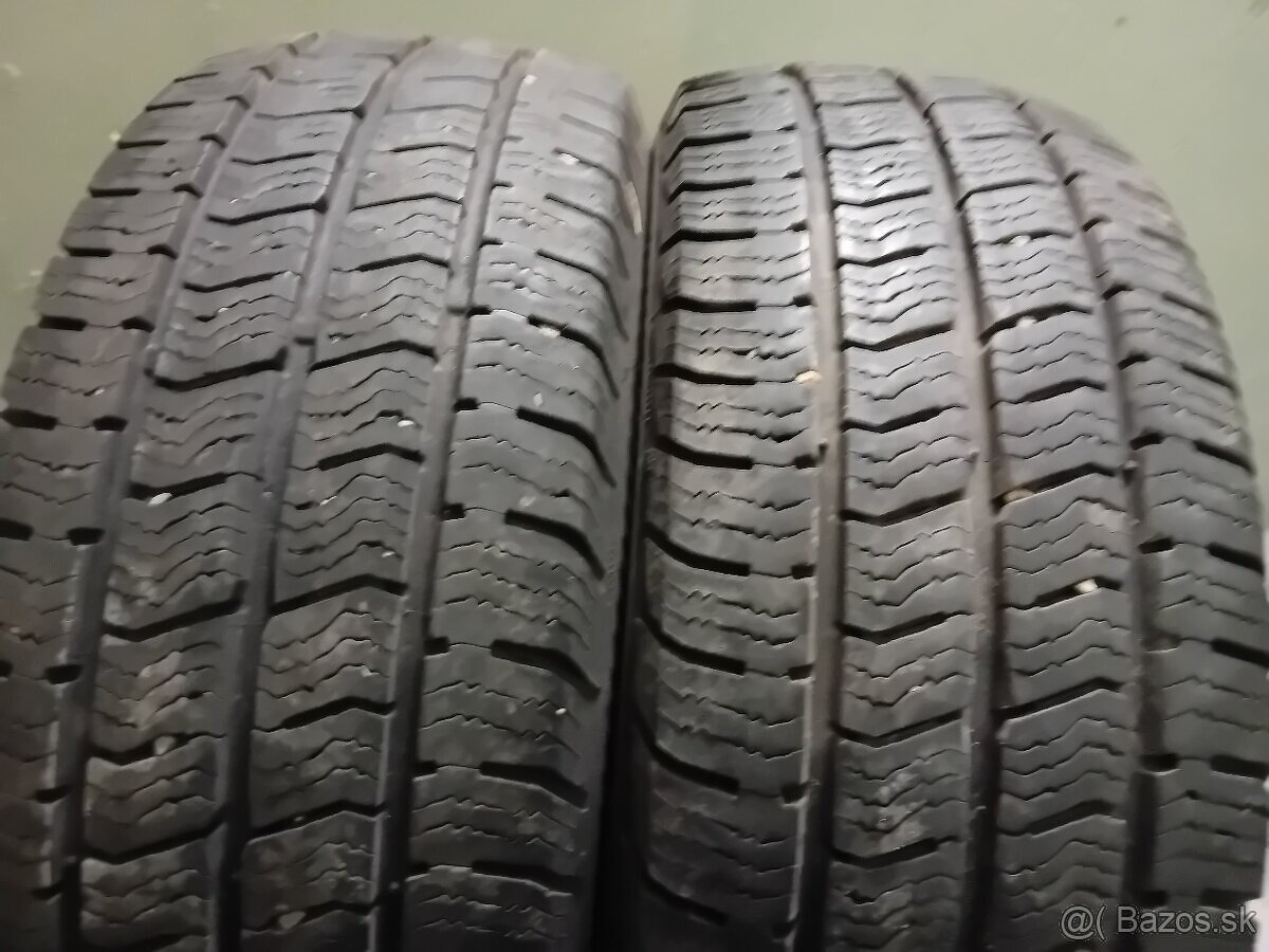 Predam 2× pneumatiky barum 215/65/15 C
