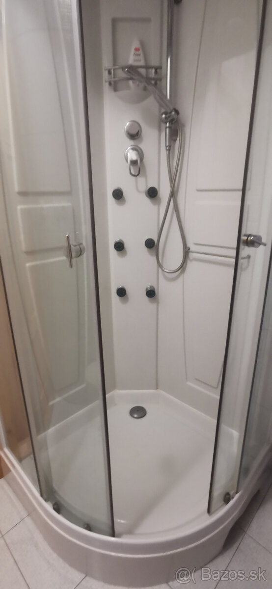 6 Tryskový sprchovací kút ARTEC