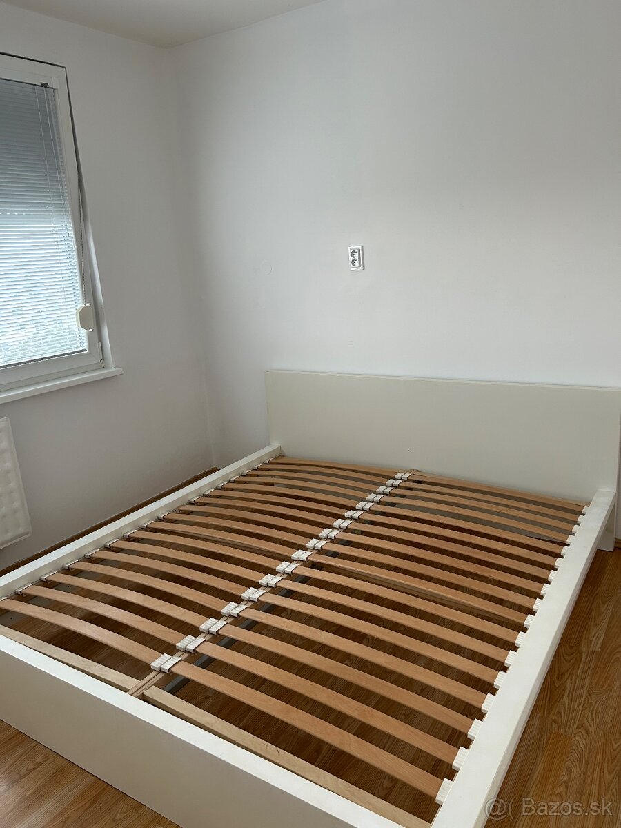Posteľ ikea , 160x200 aj s rostami