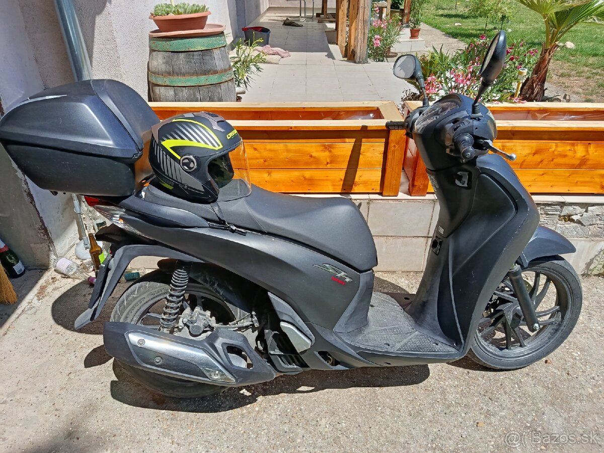 Predam skúter Honda SH 125 AD