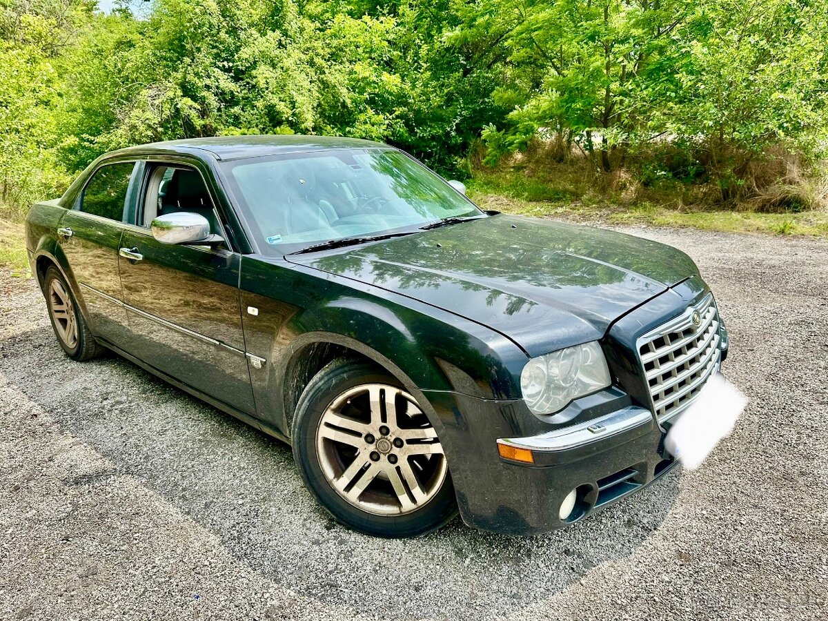 Rozpredam na N.D EU Verzia Chrysler 300C Sedan Limuzína