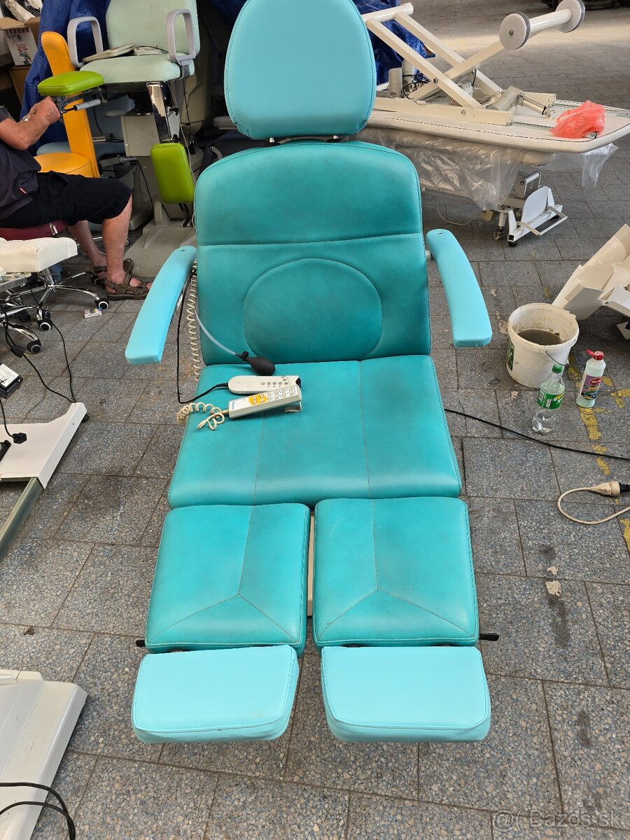 Elektrické pedikérské křeslo AKCE gharieni 3motory zelené