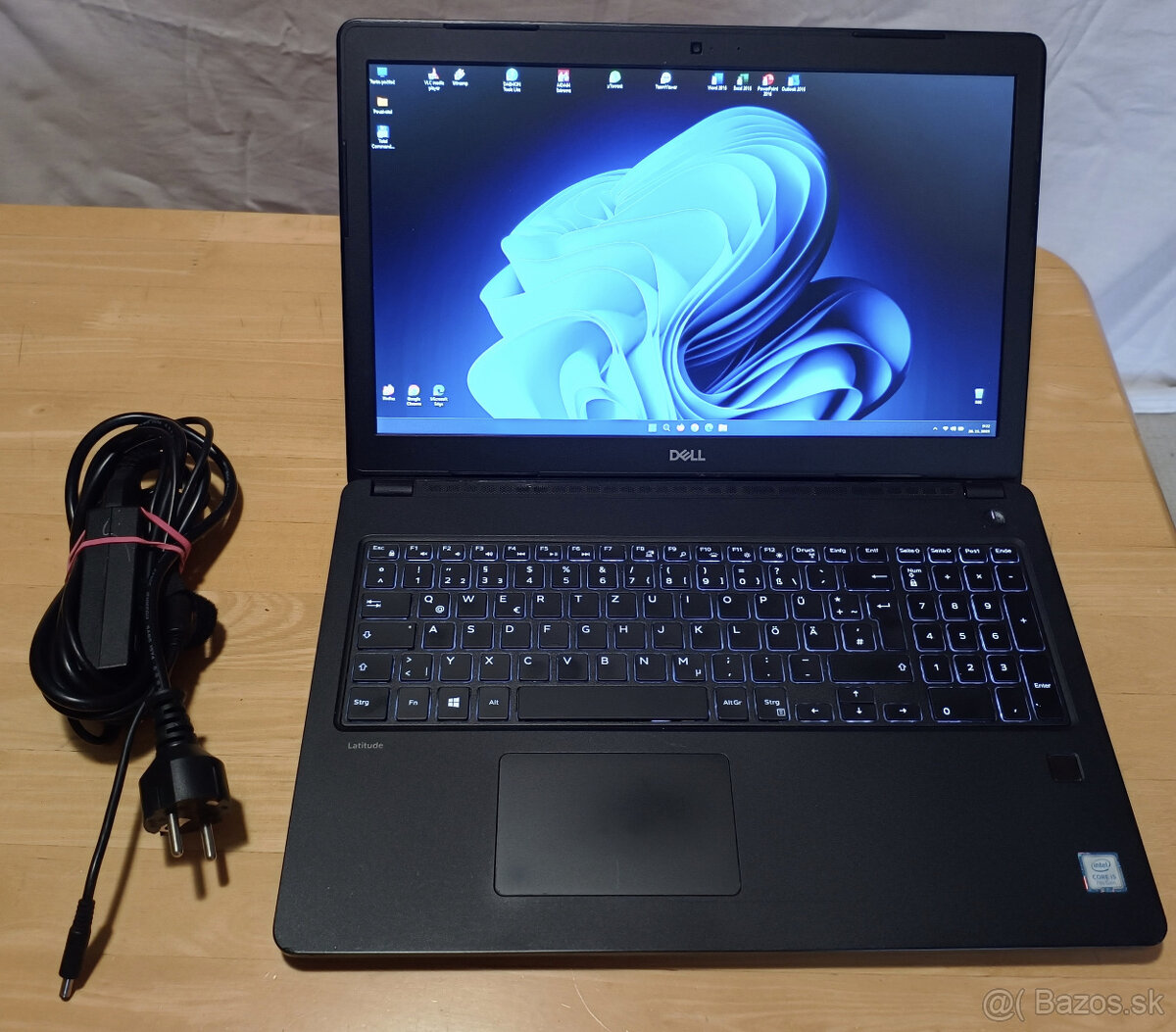 Notebook DELL Latitude 3580 - i5 / SSD / AMD grafika
