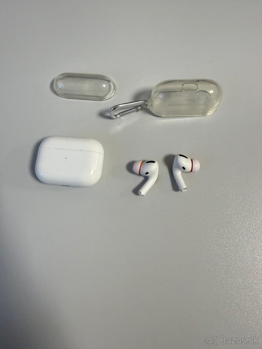 Apple AirPods Pro (1. generácia)