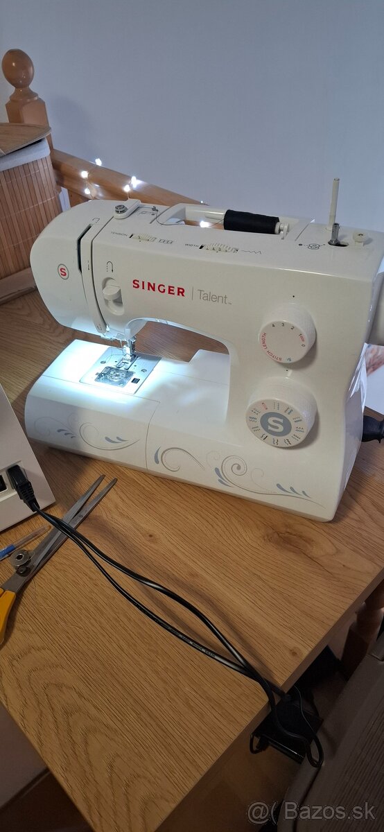 Šijací stroj Singer 3323