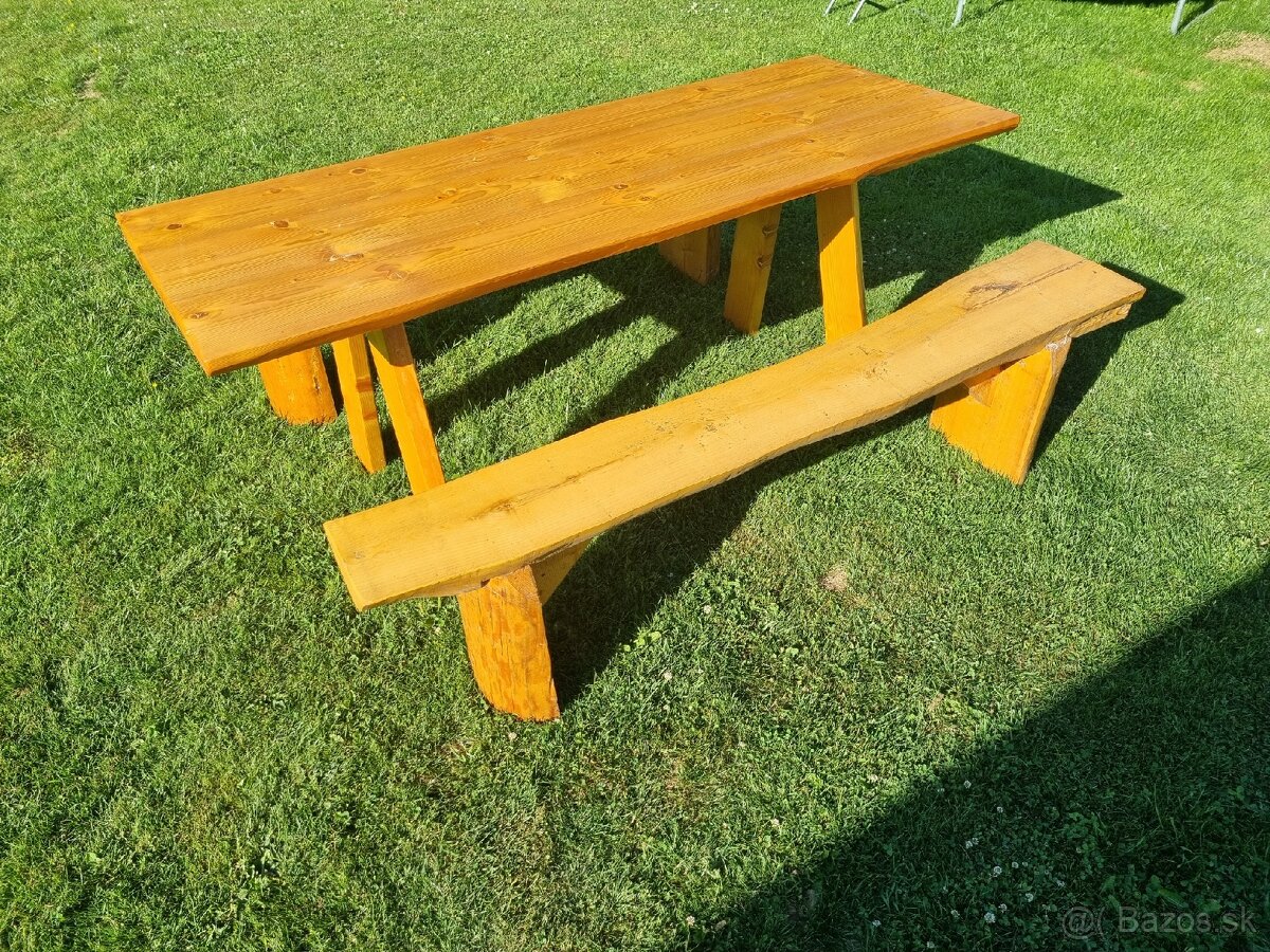Stôl, lavičky, sedenie velke masív