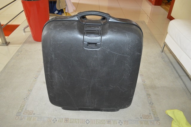 predam velky kufor SAMSONITE