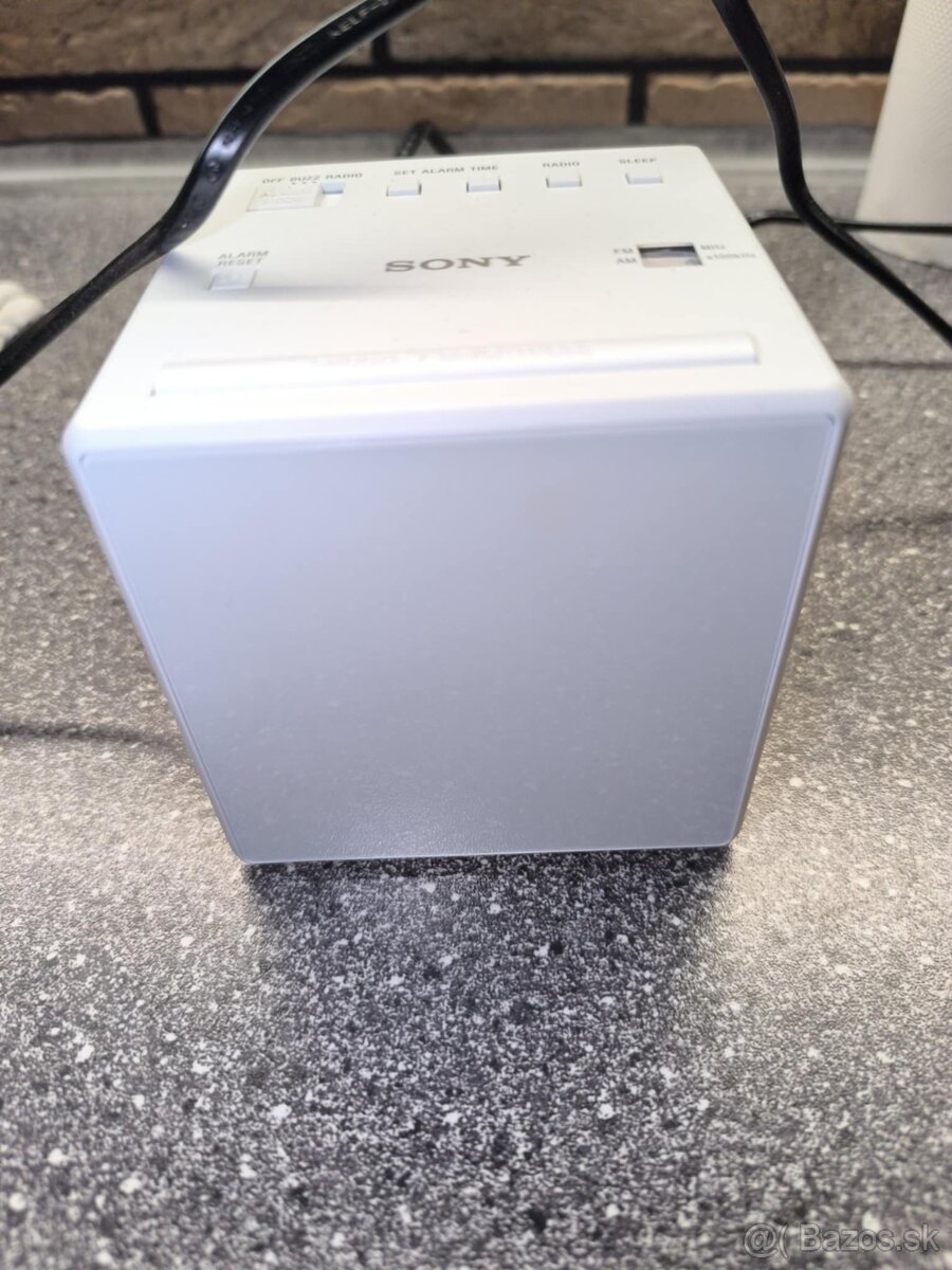Rádio budík Sony