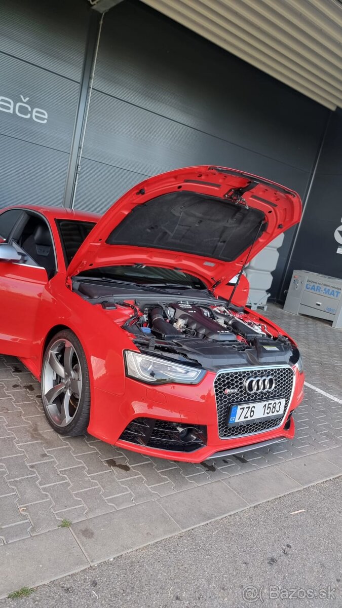 Rs5 r.v.2015 331kw V8 4.2fsi najeto 125tis servisovana