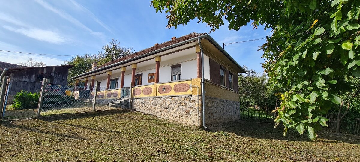 Nyíri - 2 izbový vidiecky dom na krásnom pozemku s pivnicou