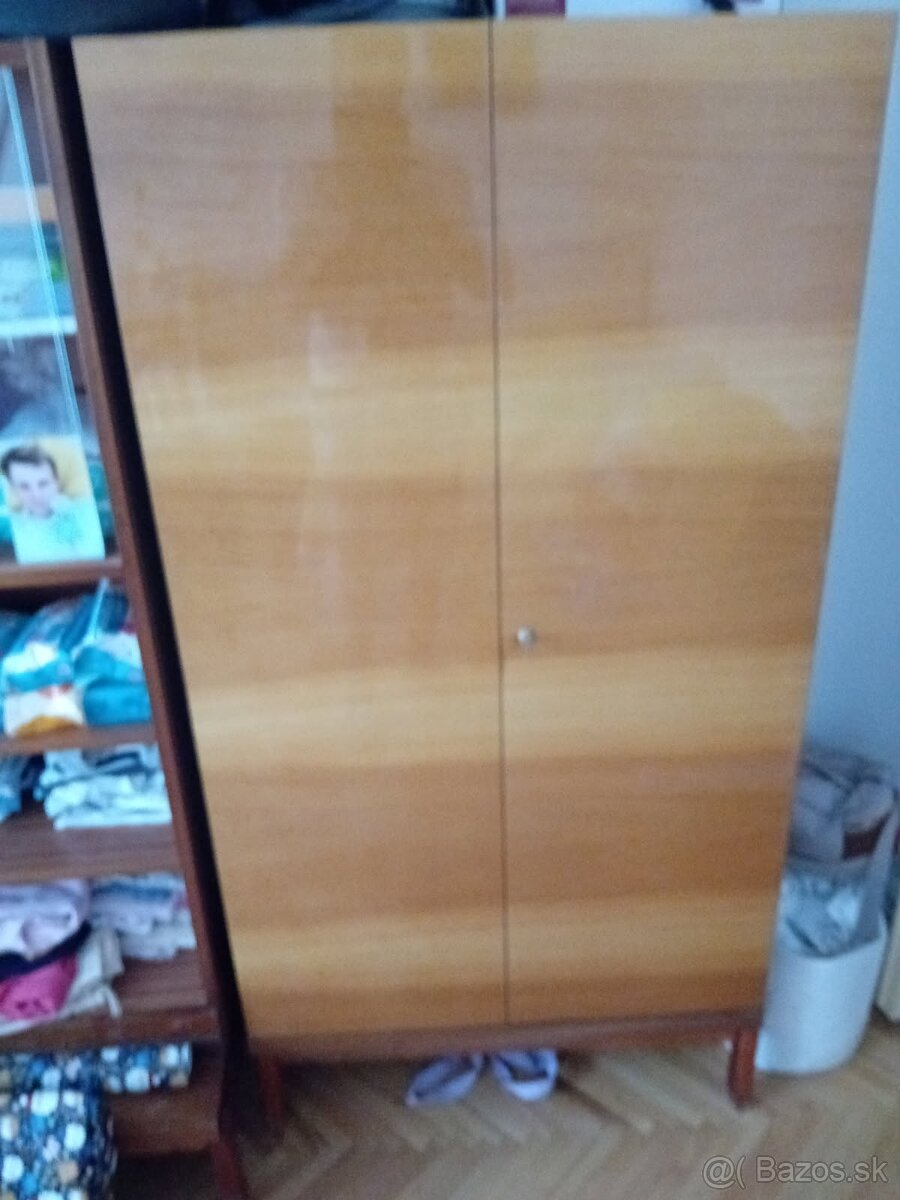 Darujem starý nábytok za odvoz