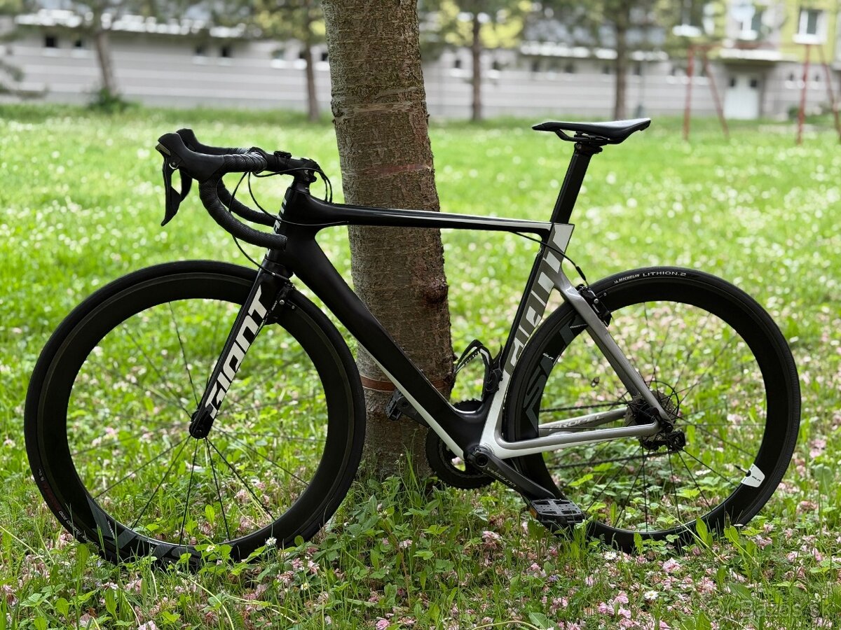 Giant propel full carbon "M"