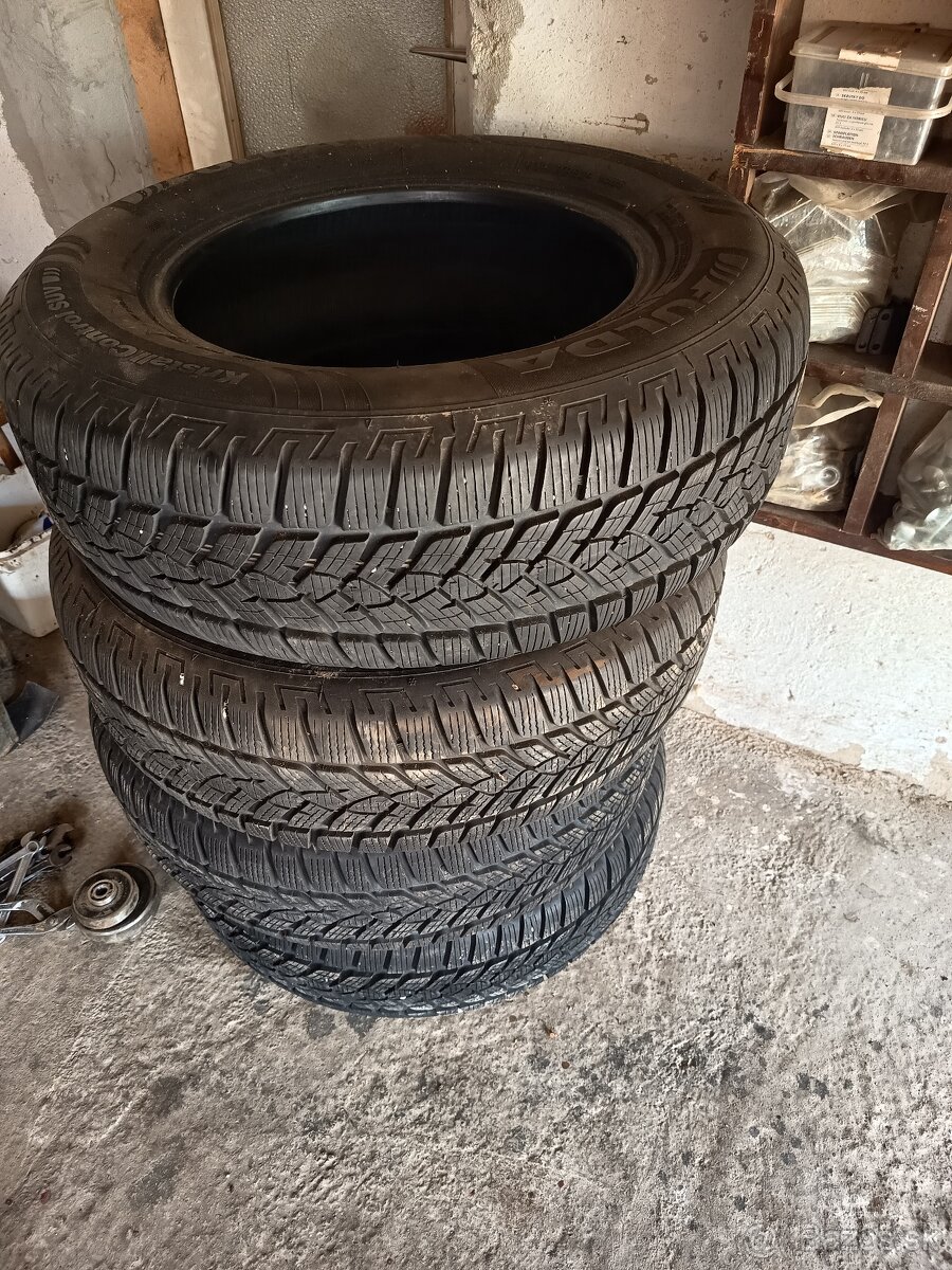 Zimé pneu 215/70 R16
