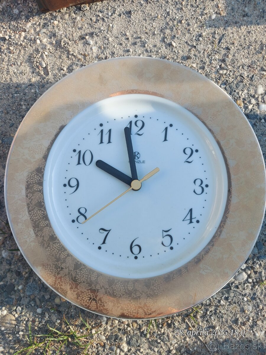 Hodiny, starožitný mlynček, Stará termoska