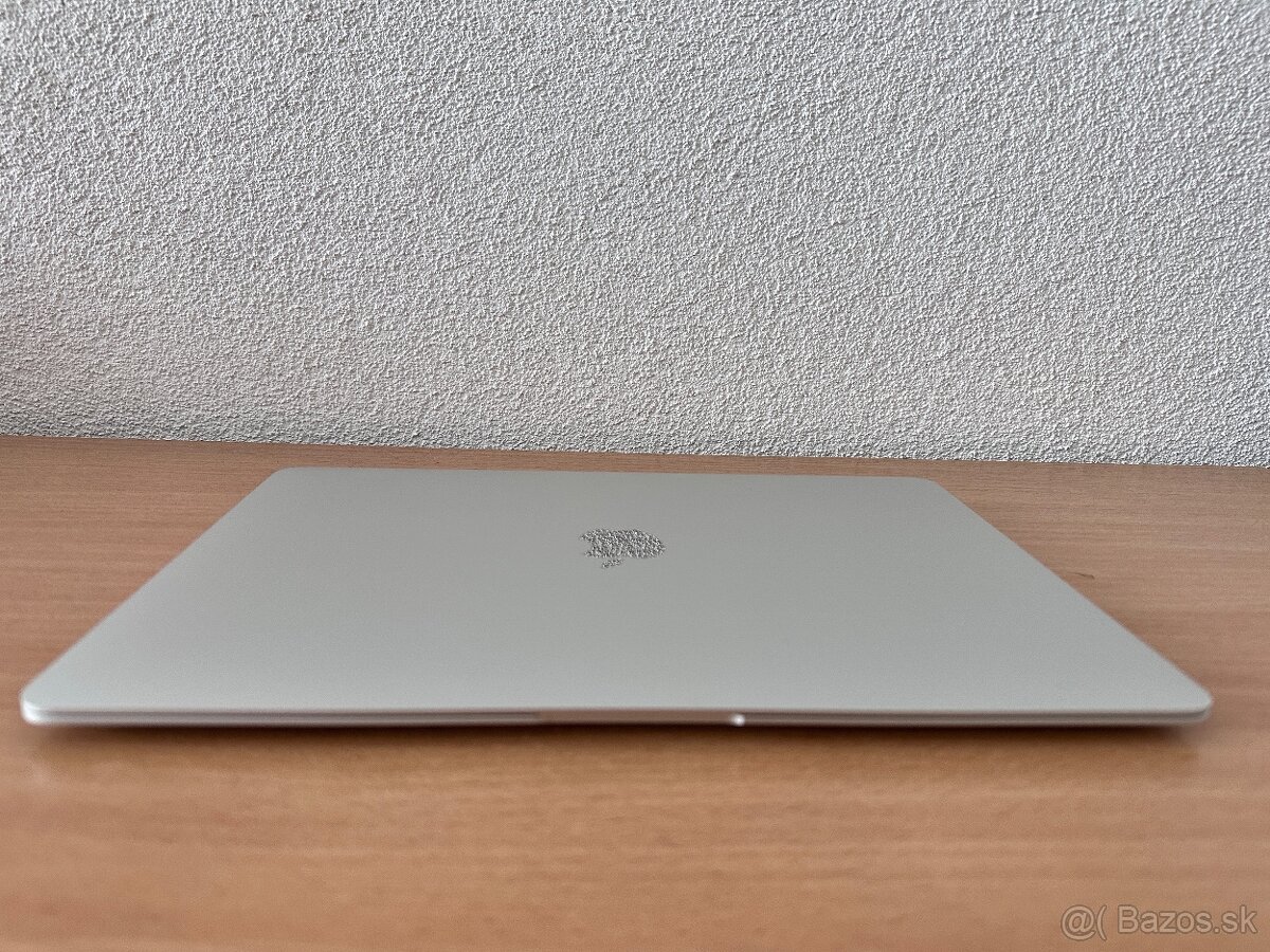 💻 Predám MacBook Air 2020 M1 – ako nový, BEZ JEDINÉHO ŠKRAB