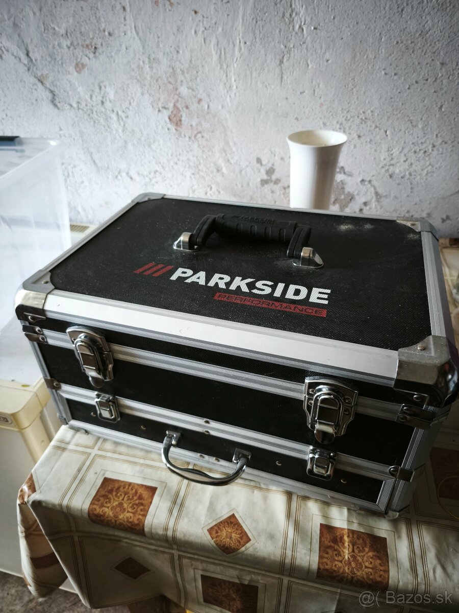 Kufrík Parkside