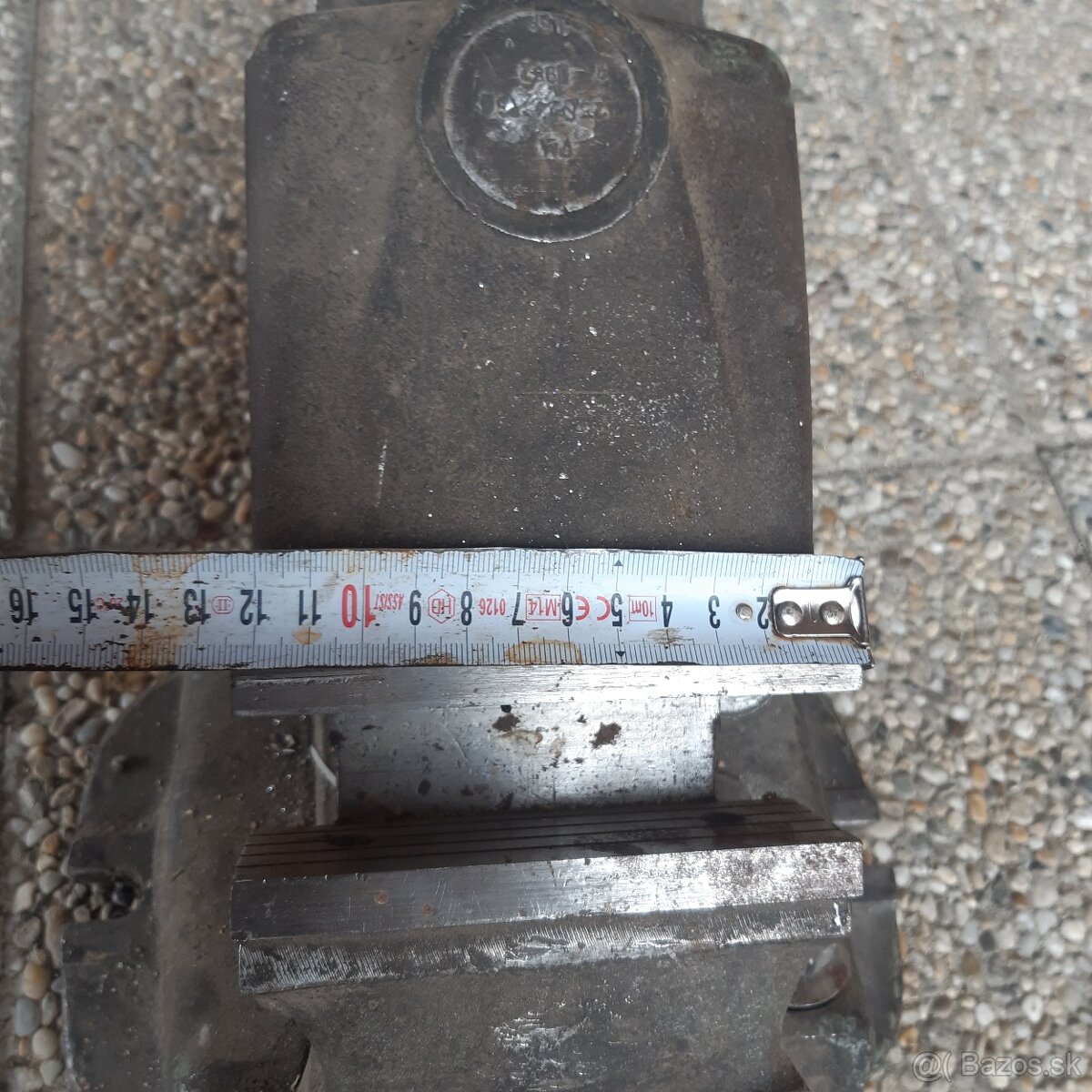 Strojný výklopný,otočný zverak 125mm