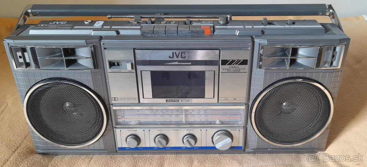 Predám Radiomagnetofón JVC RC - 770 LS