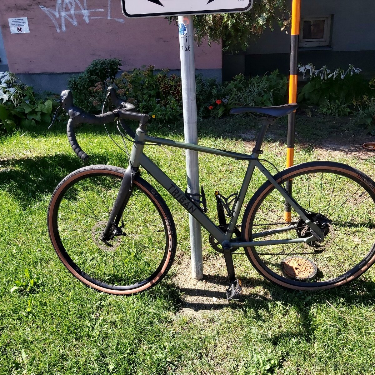 TRIBAN Gravelový bicykel GRVL 120