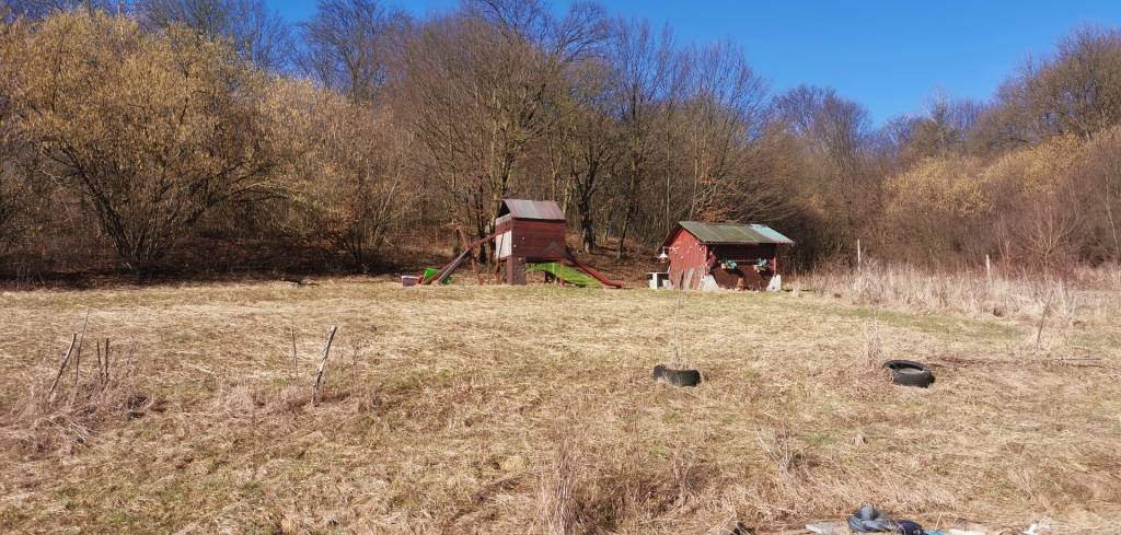 VÝRAZNÁ ZĽAVA.. Slnečný pozemok s veľkou výmerou Brusnica