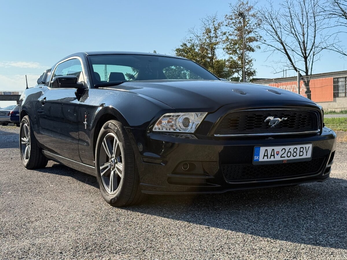 Ford Mustang V6 3.7L. 227kw Automat