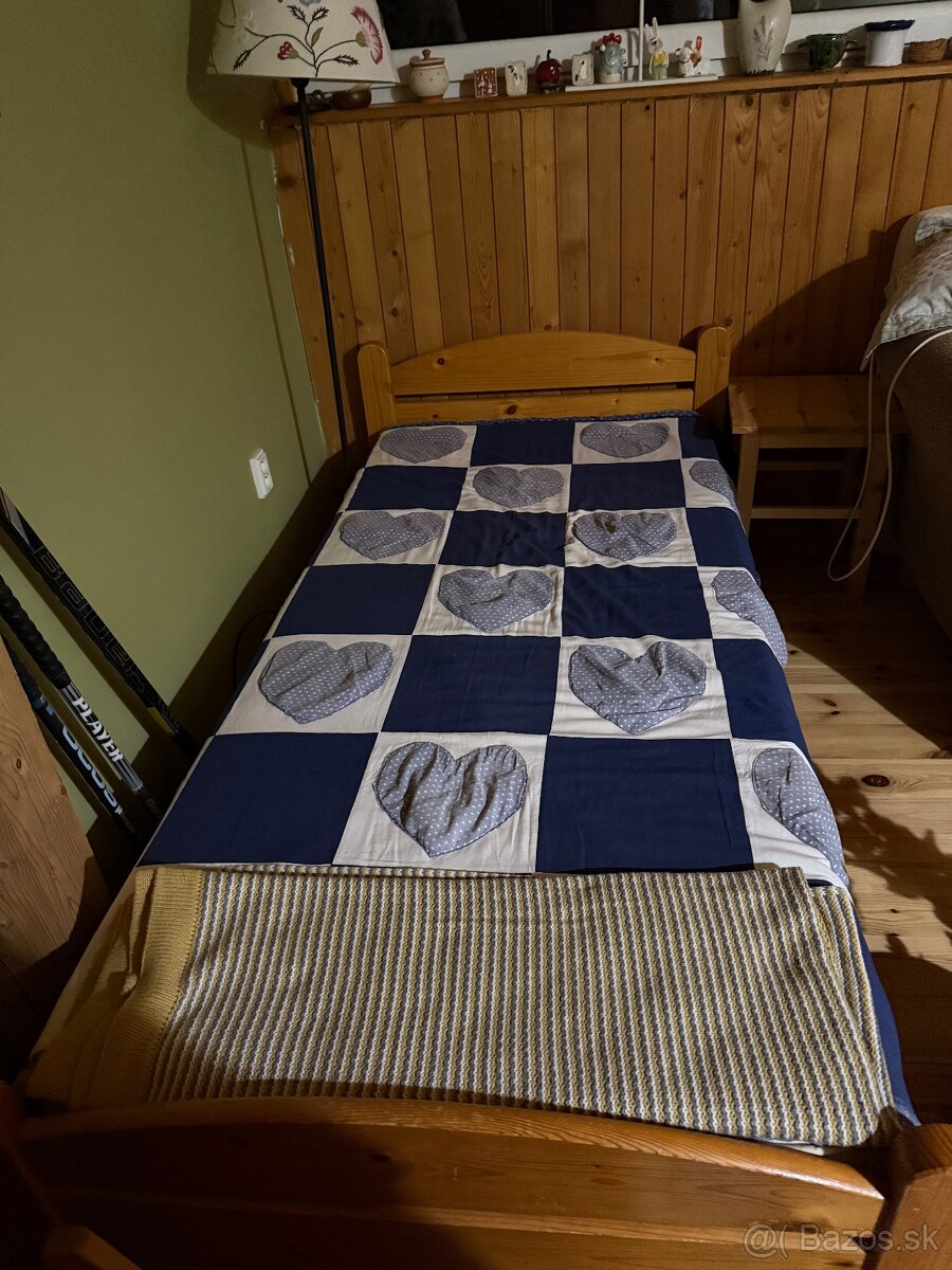 Drevená postel 200x90cm