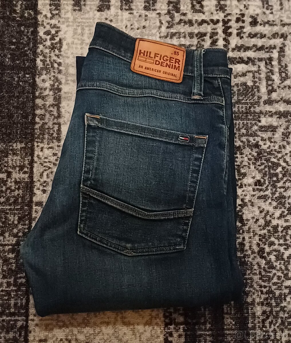 Tommy Hilfiger straight slim streč