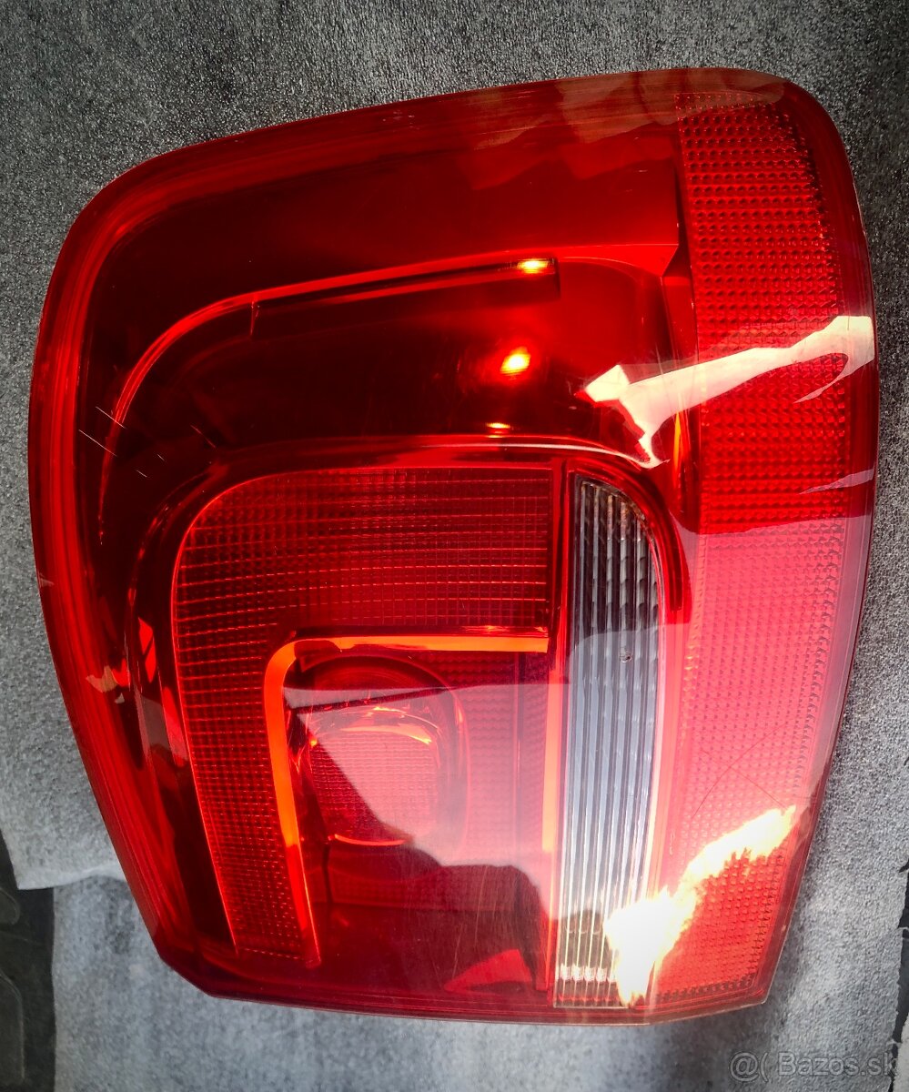 Zadne prave Original svetlo VW Touran 1T3 2015