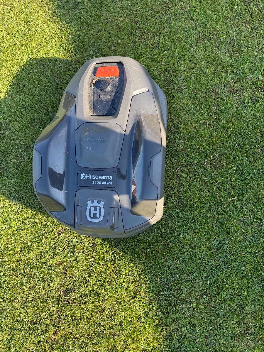 Husqvarna Automower® 310E NERA GPS 2 roky v záruke