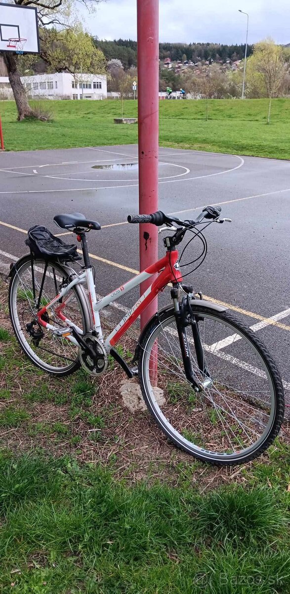 Málo používaný dámsky cestný bicykel