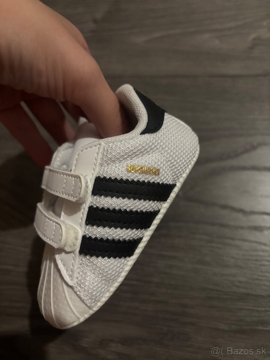 Adidas tenisky capačky