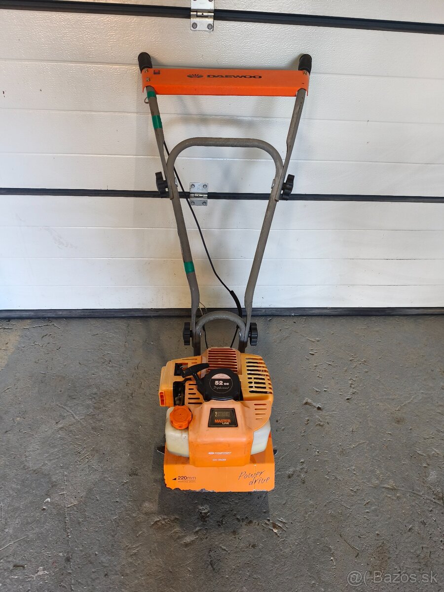 Motorový rotavator kultivátor